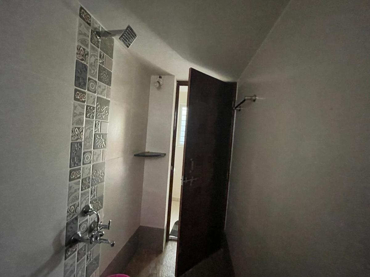 Shree Sadguru Krupa Yatri Niwas Villa Колхапур Екстериор снимка